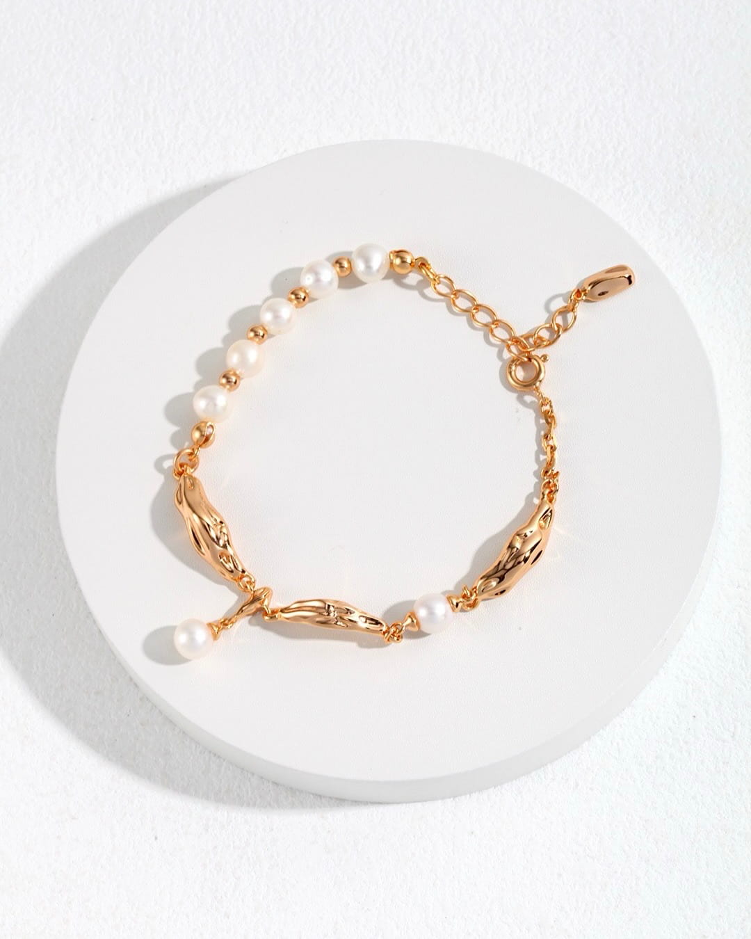 18K Gold Plated Vermeil Scarf Design Pearl Bracelet