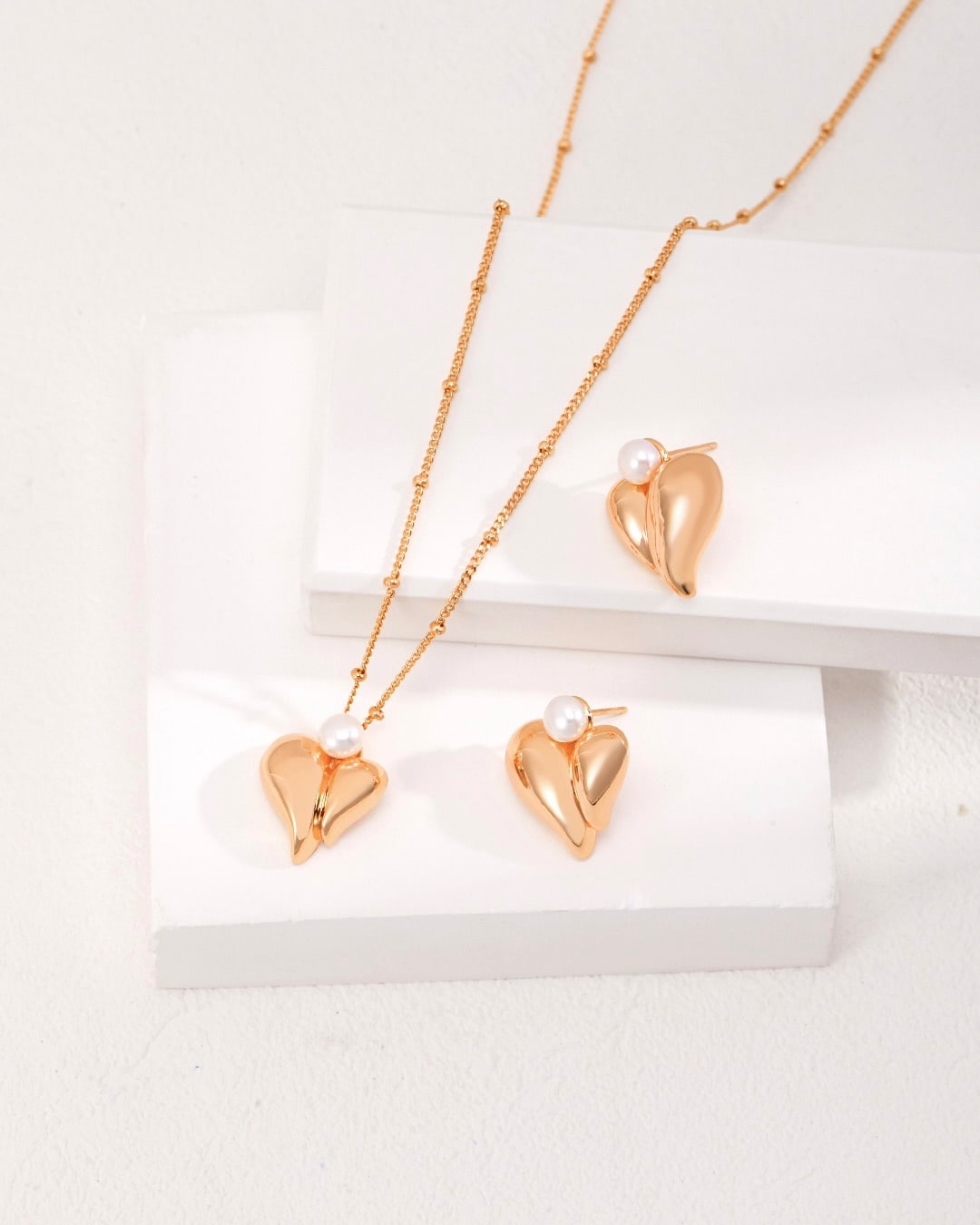 18K Gold Plated Vermeil Natural Pearl Heart Earrings