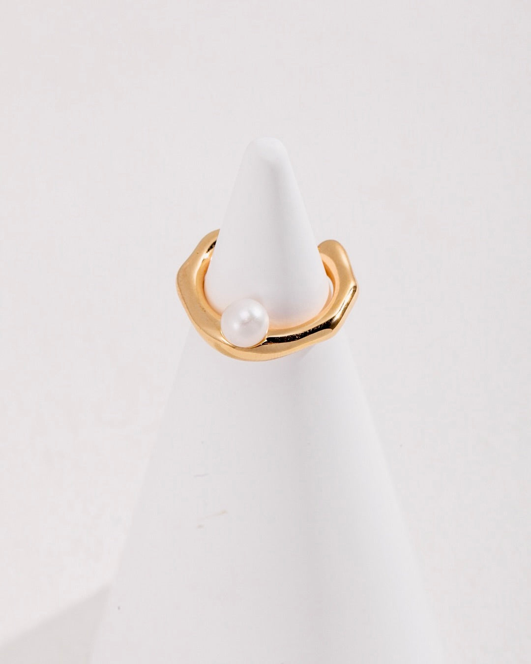 18K Gold Plated Vermeil Delicate Wavy Detailing Pearl Ring